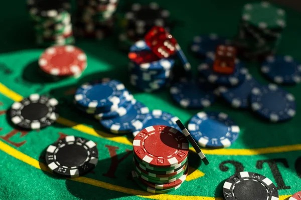 magnumbet slot live casino table with professional dealers
